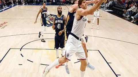 “卡拉菲奥里左膝重伤复发，再添左膝重伤历史一幕”